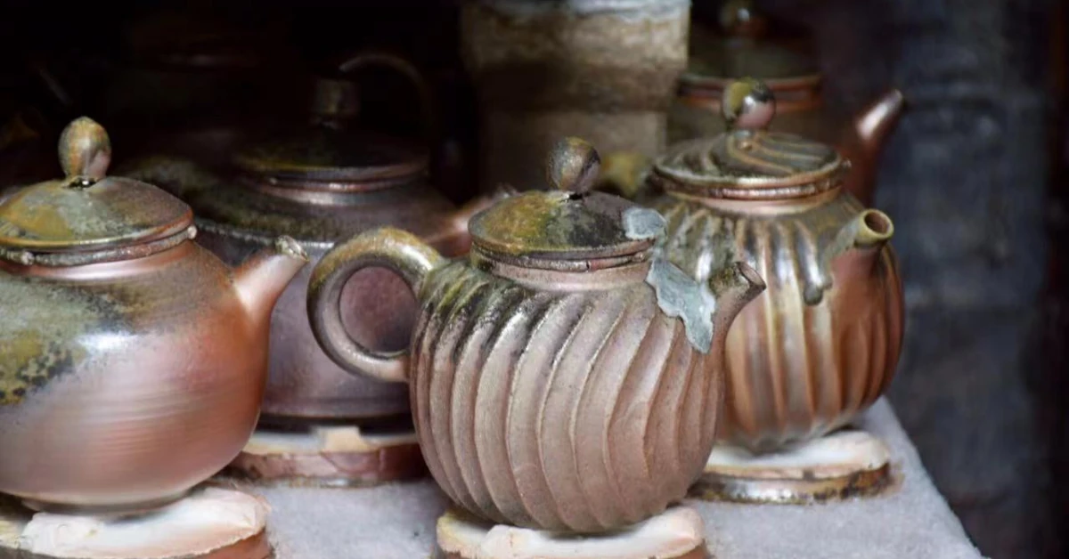 Tongguan Stoneware Handmade Kettles